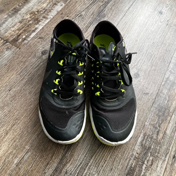 Nike running shoes, super good condition - Picture 2 of 3